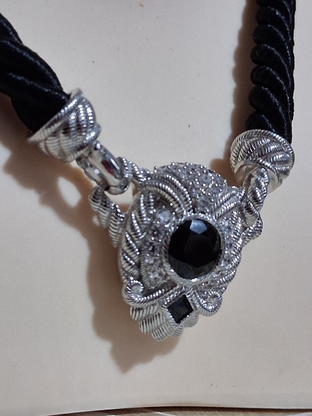 Judith Ripka Sterling Silver Black Stone Cord NecklaceStunning authentic Judith - Picture 7 of 8